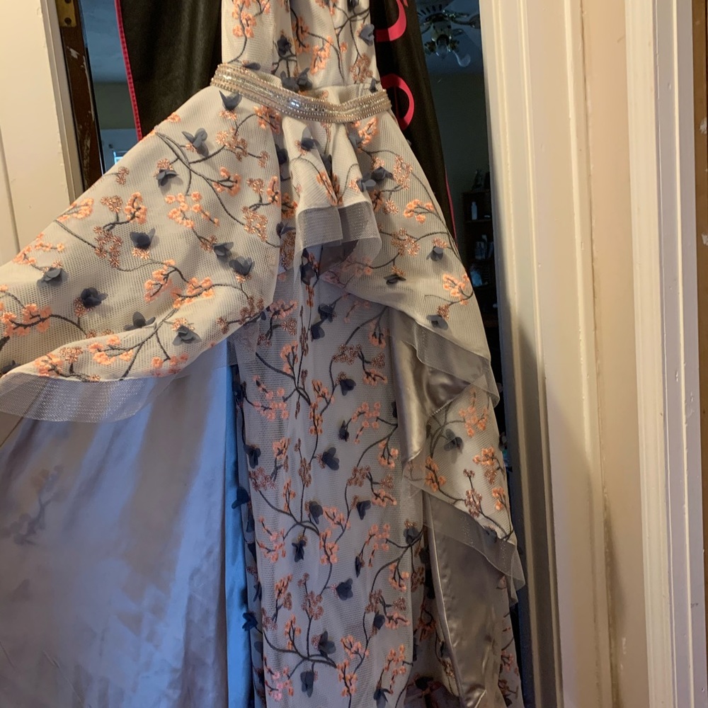 Prom dress - Picture 3 of 4